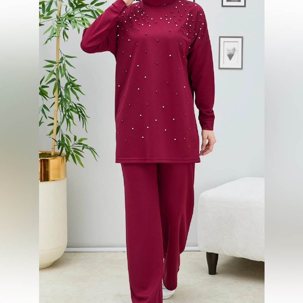 Women’s burgundy unlined rhinestone set